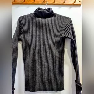 Black turtleneck merino